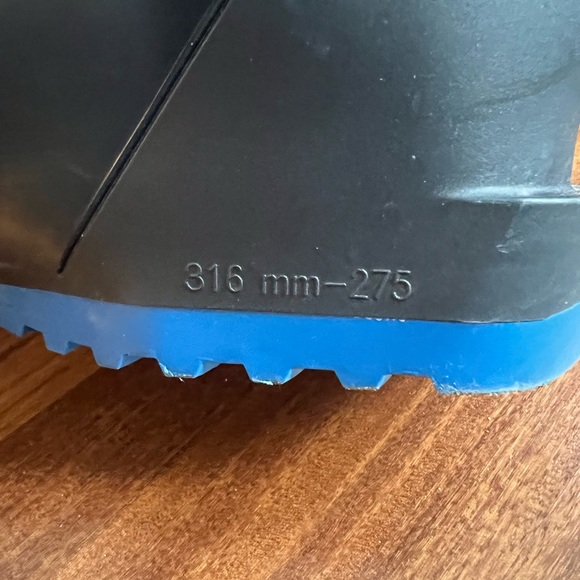 Lange Ski Boots - only worn for 2 hours - Picture 9 of 10